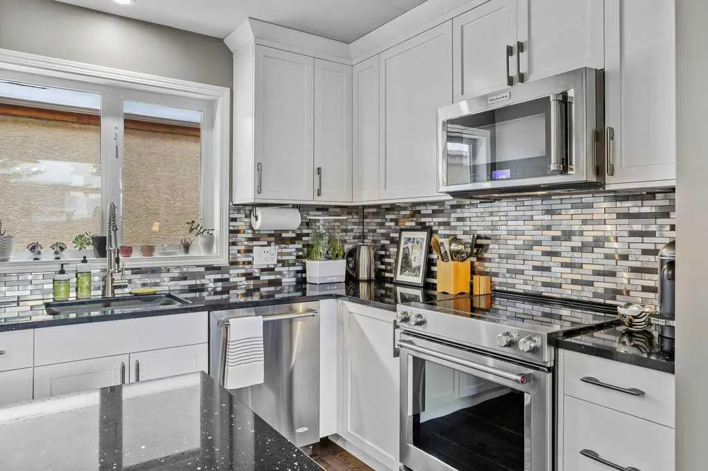601 4 Street, #3