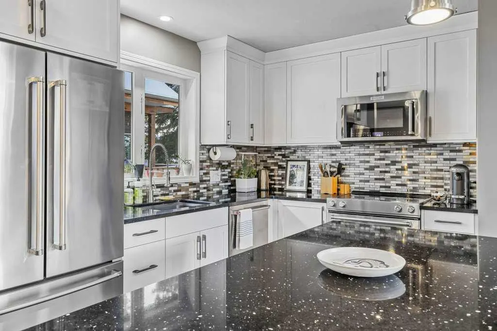 601 4 Street, #3