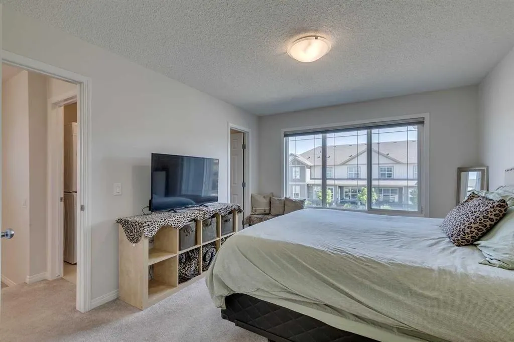 305 Heartland Crescent
