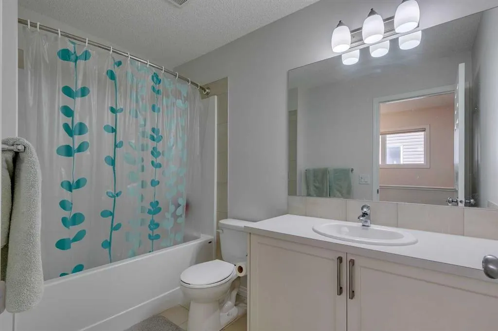 305 Heartland Crescent