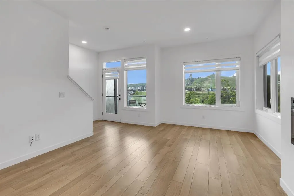 169 Greenbriar Place NW