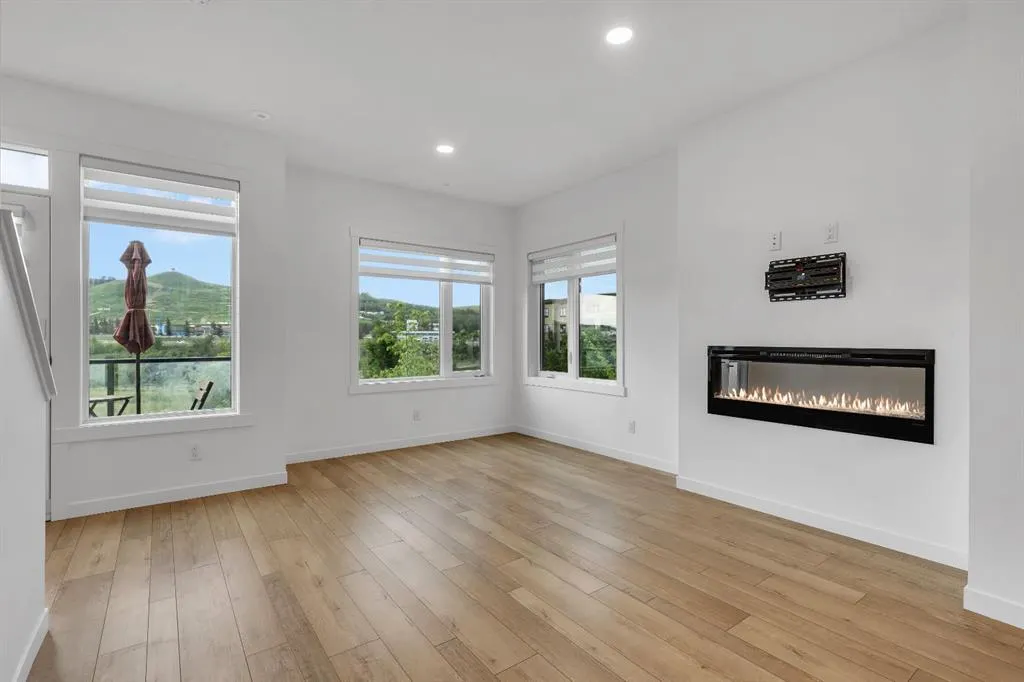 169 Greenbriar Place NW