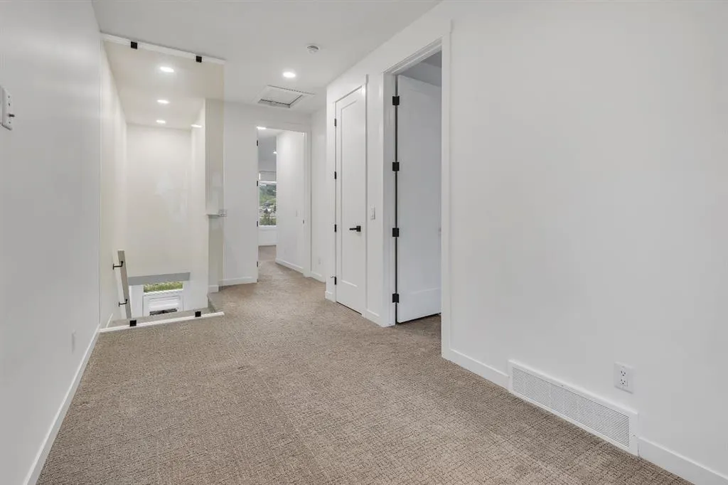169 Greenbriar Place NW
