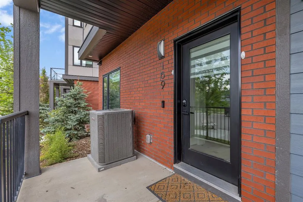169 Greenbriar Place NW