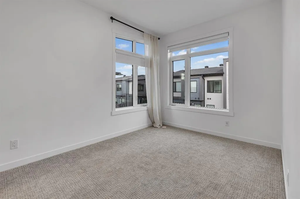 169 Greenbriar Place NW