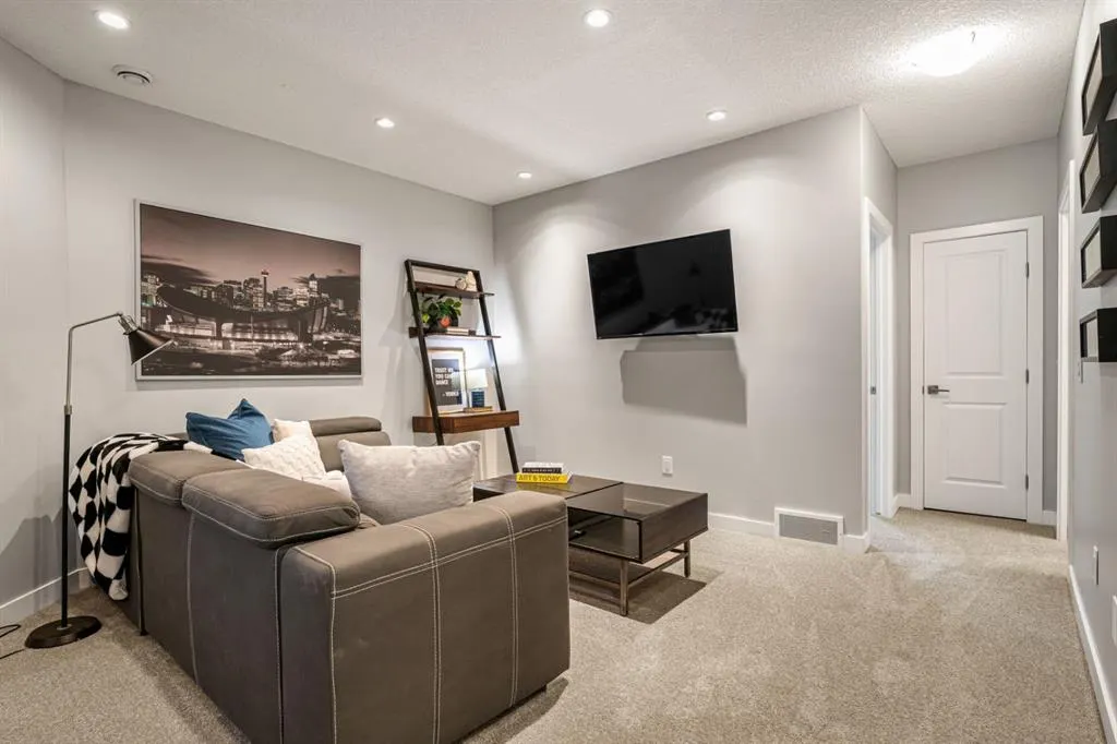1716 kensington Road NW, ##2