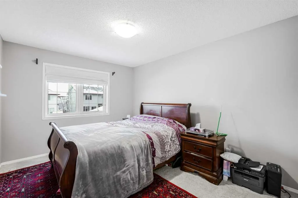102 Evansford Grove NW