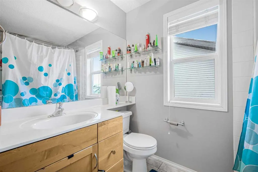 102 Evansford Grove NW
