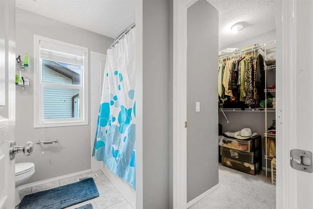 102 Evansford Grove NW