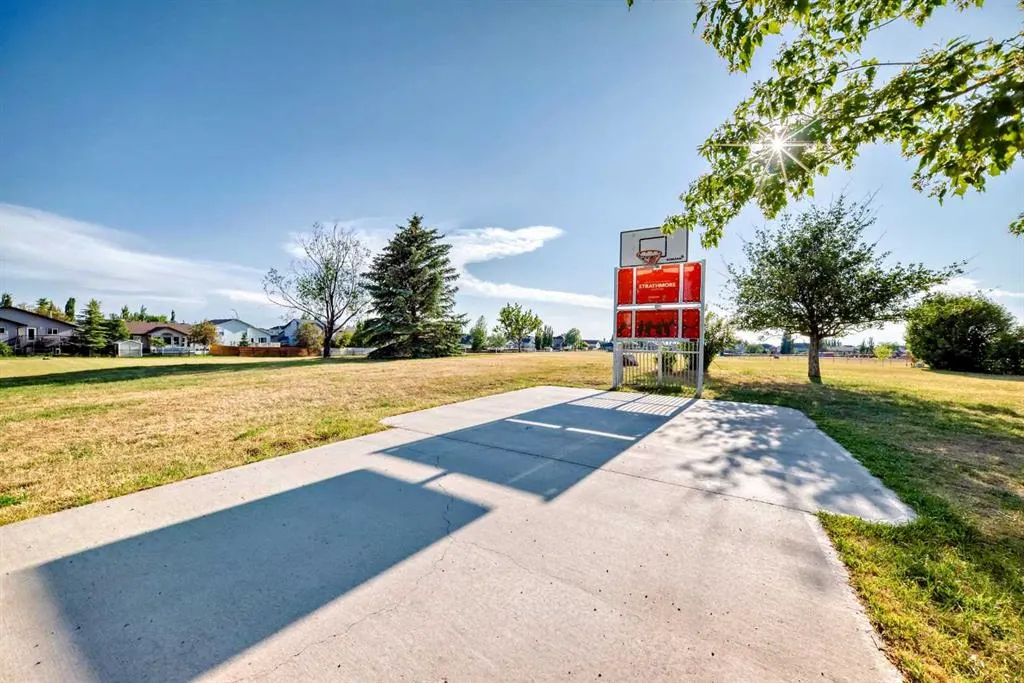 412 Highland Close