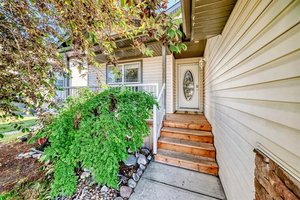 412 Highland Close