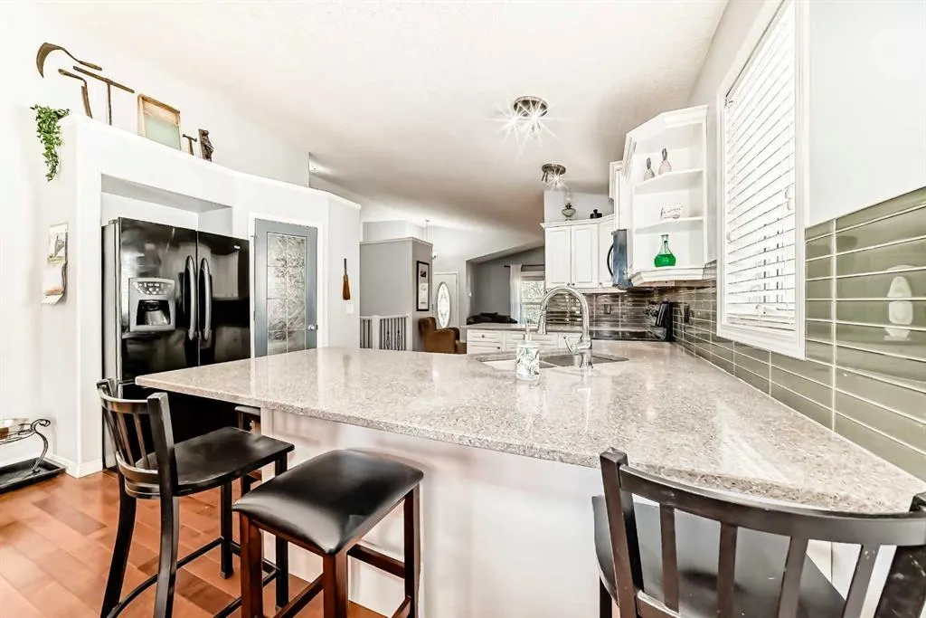 412 Highland Close
