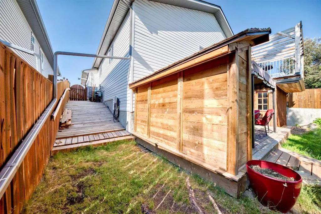 412 Highland Close