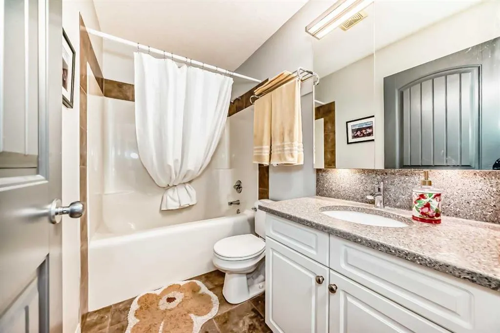 412 Highland Close