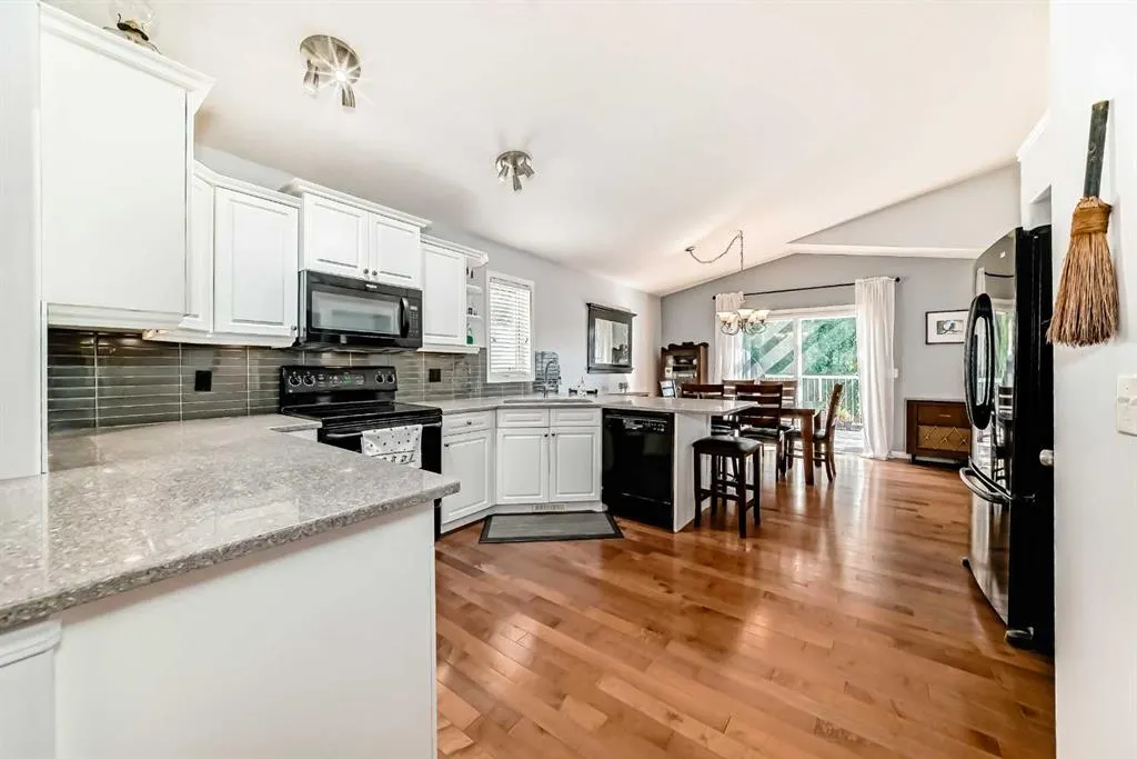 412 Highland Close