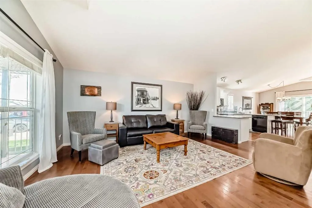 412 Highland Close