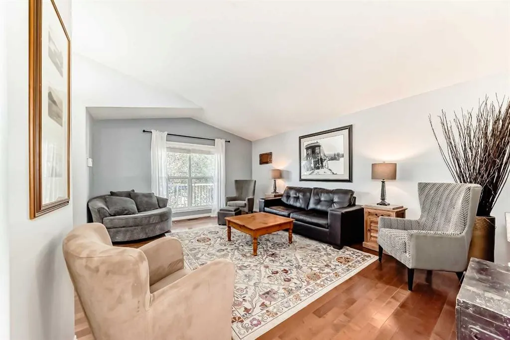 412 Highland Close