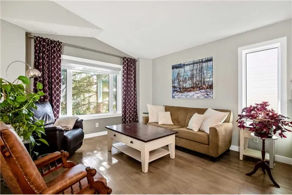 101 Arbour Wood Mews NW