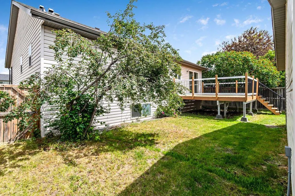 1923 Strathcona Terrace