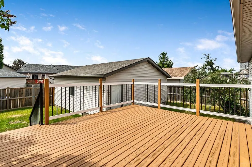 1923 Strathcona Terrace