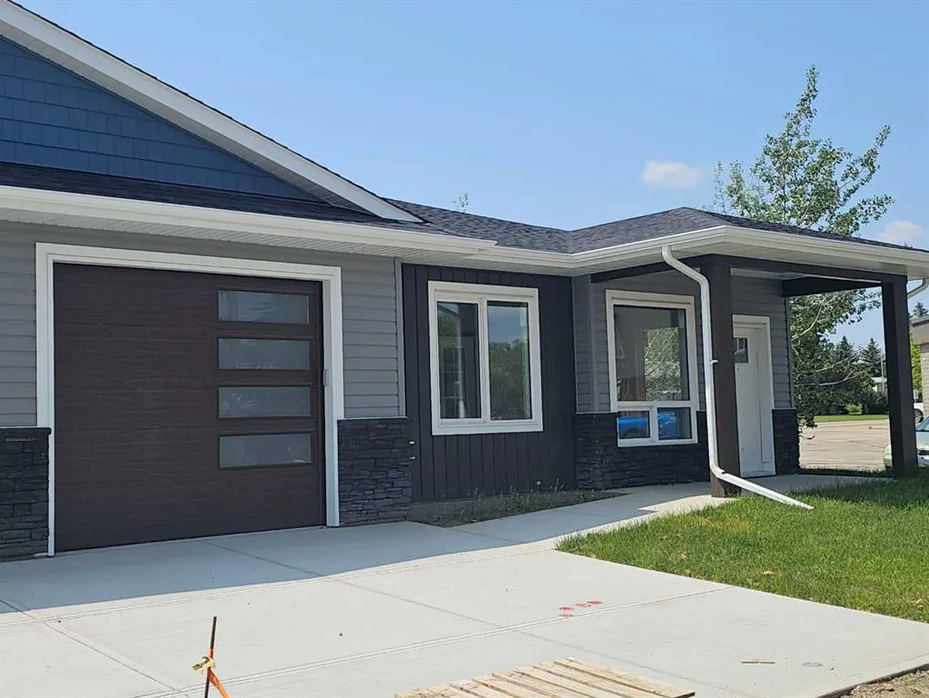 4738 49A Avenue, ##4