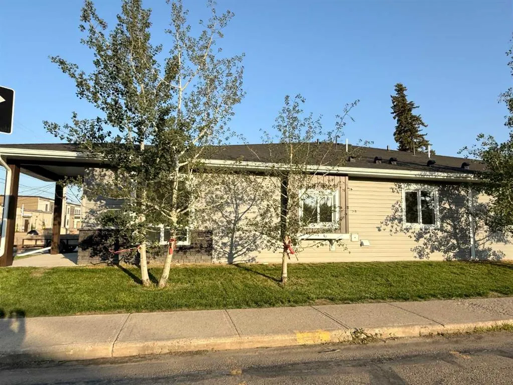 4738 49A Avenue, ##4