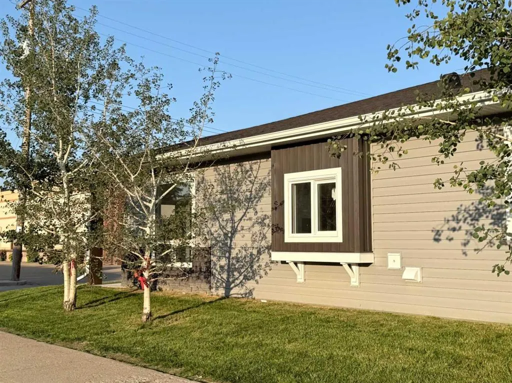4738 49A Avenue, ##4