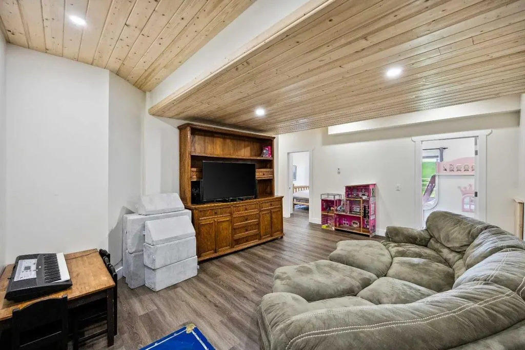 54004 Township Road 252