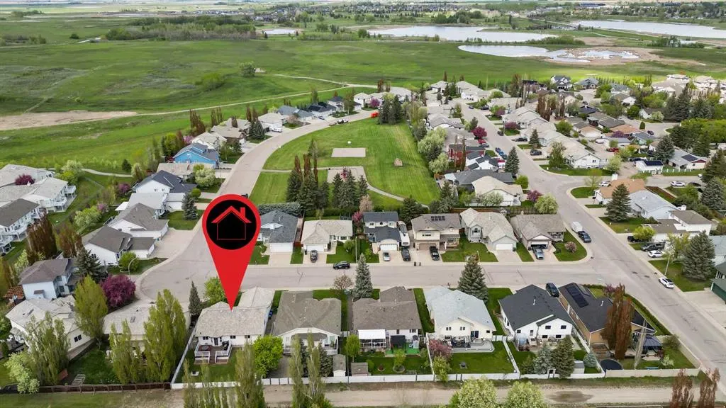 11 Strathmore Lakes Crescent