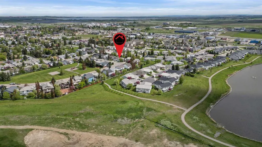 11 Strathmore Lakes Crescent