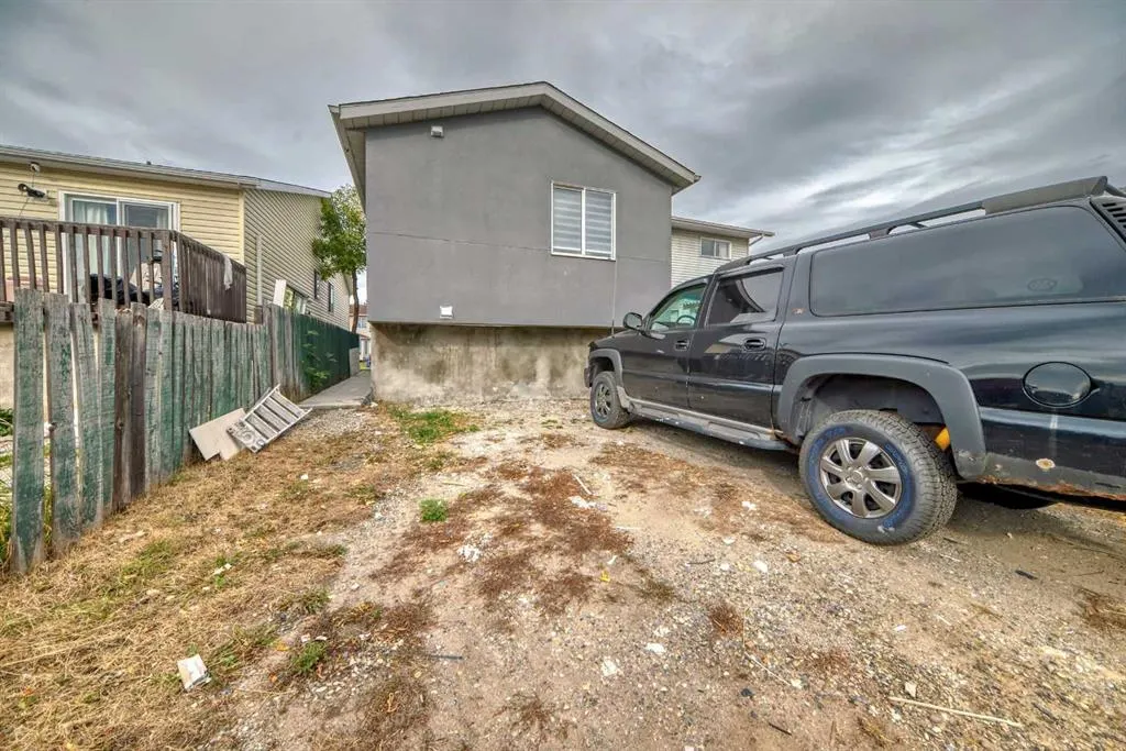 110 Falmere Way NE