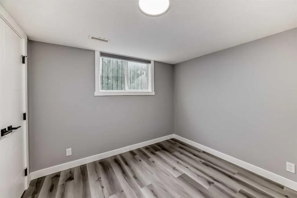 110 Falmere Way NE