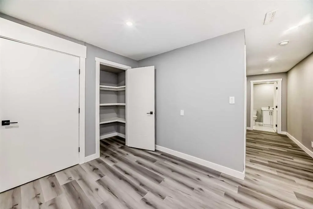 110 Falmere Way NE