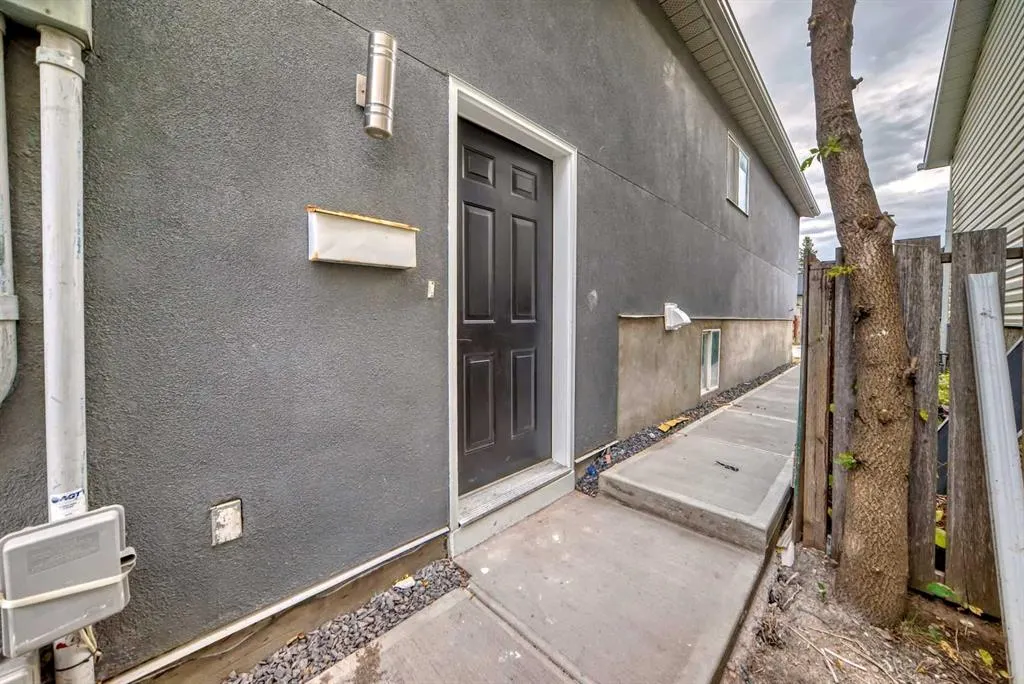 110 Falmere Way NE