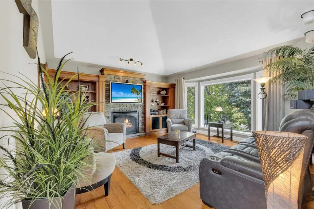 20 Lakes Close