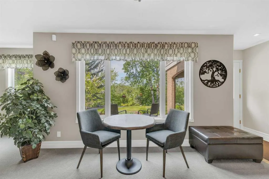 20 Lakes Close