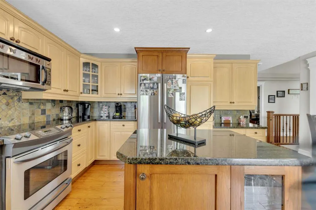 20 Lakes Close