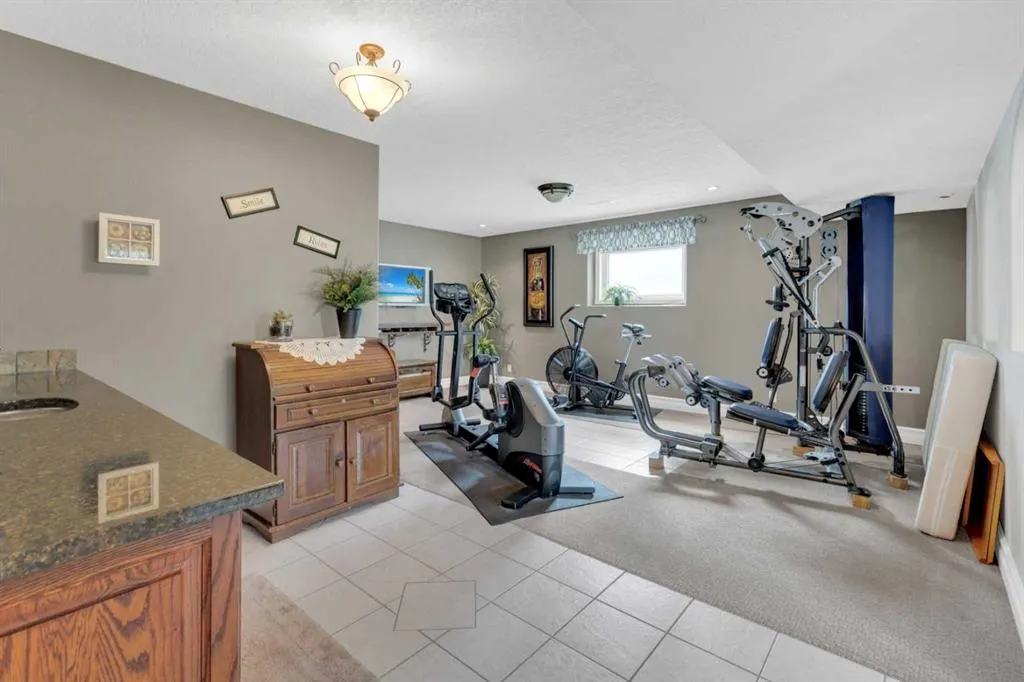 20 Lakes Close