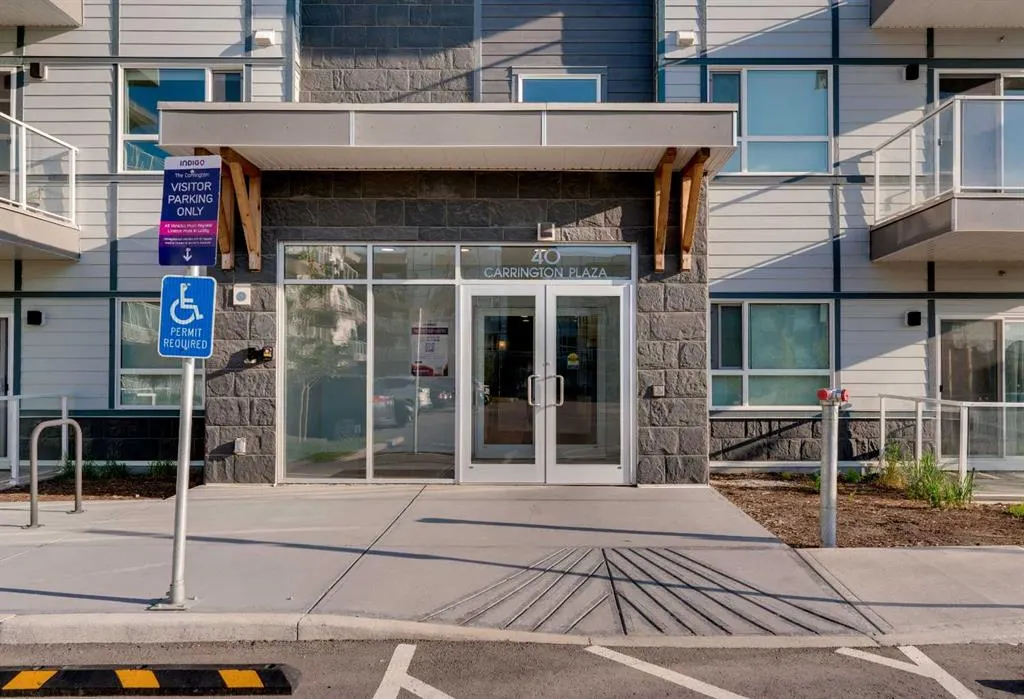 40 Carrington Plaza NW, #302