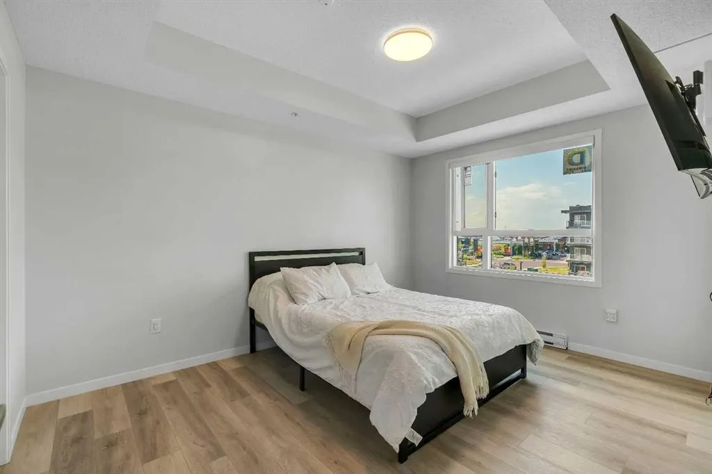 40 Carrington Plaza NW, #302
