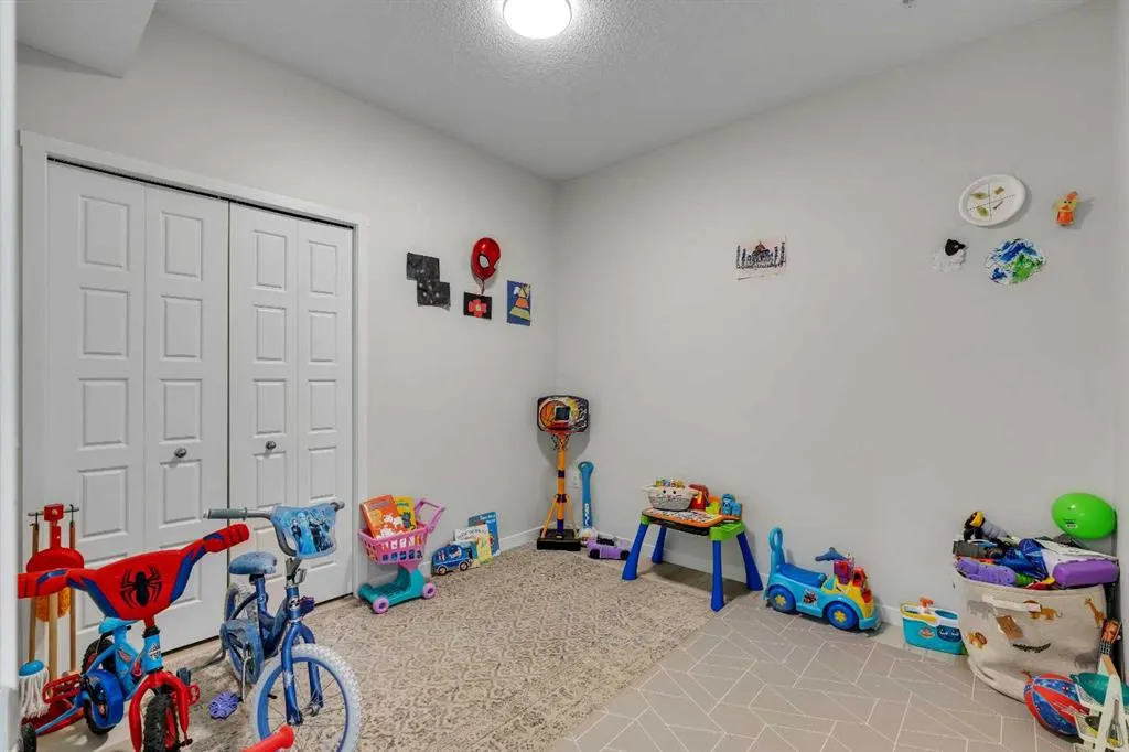 40 Carrington Plaza NW, #302