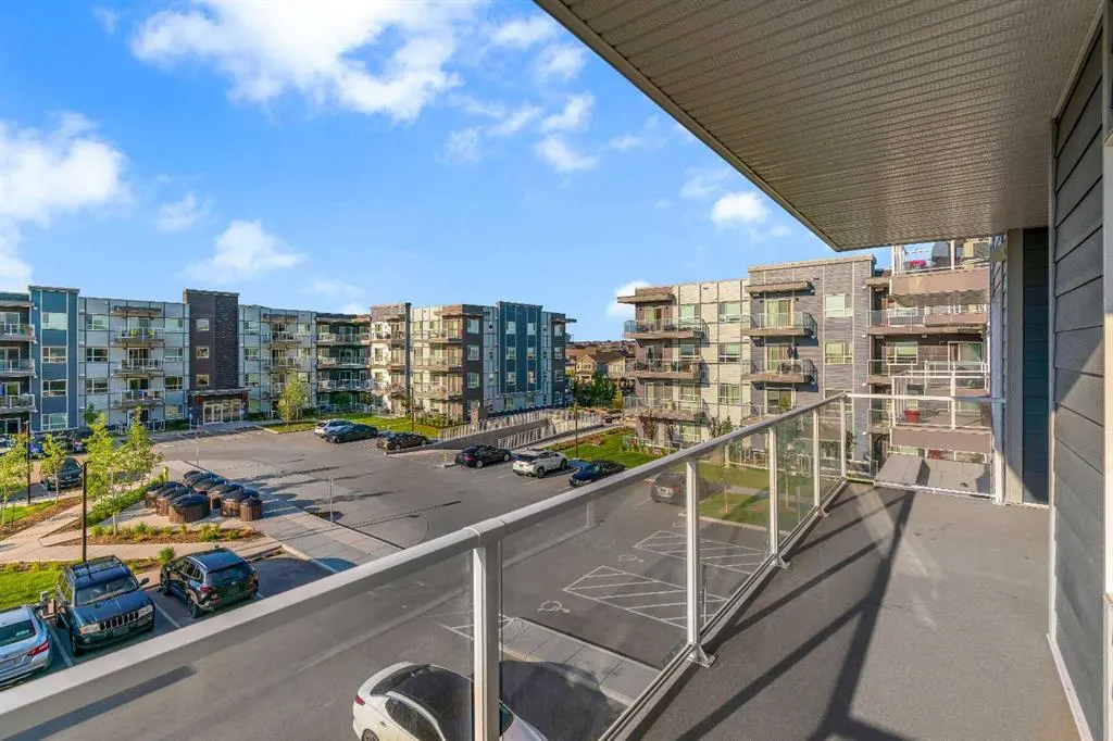 40 Carrington Plaza NW, #302