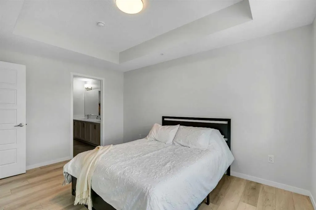 40 Carrington Plaza NW, #302