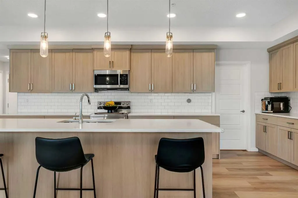 40 Carrington Plaza NW, #302