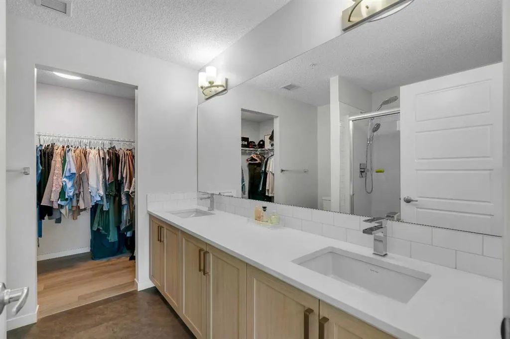 40 Carrington Plaza NW, #302