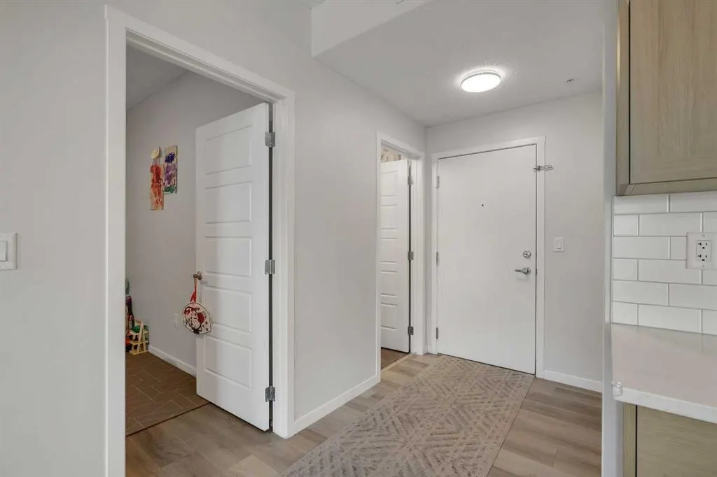 40 Carrington Plaza NW, #302