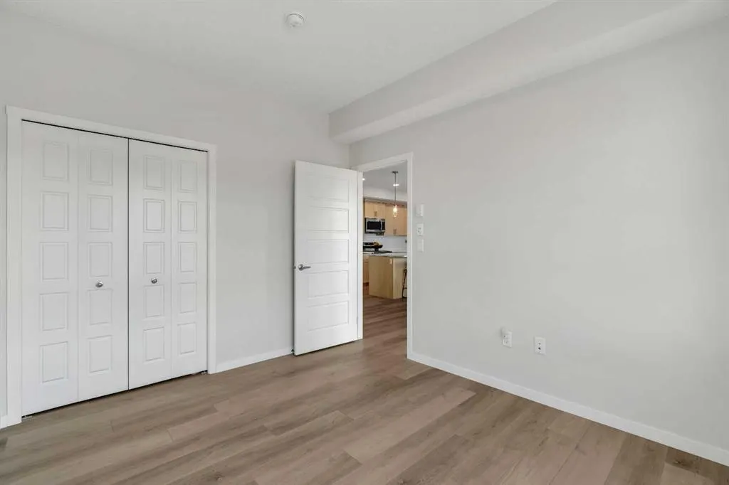 40 Carrington Plaza NW, #302