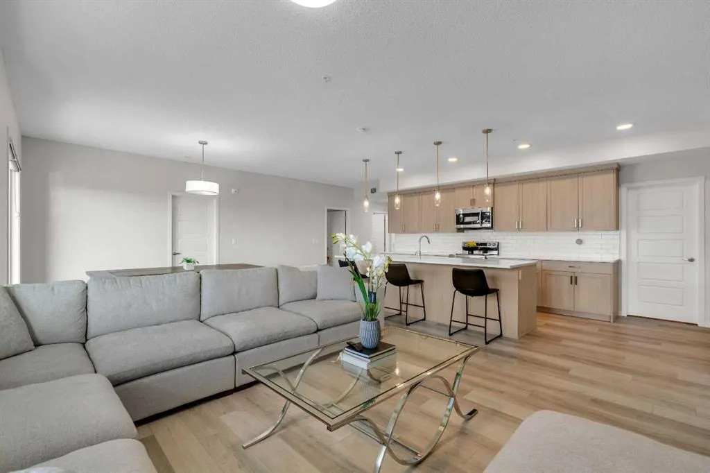 40 Carrington Plaza NW, #302