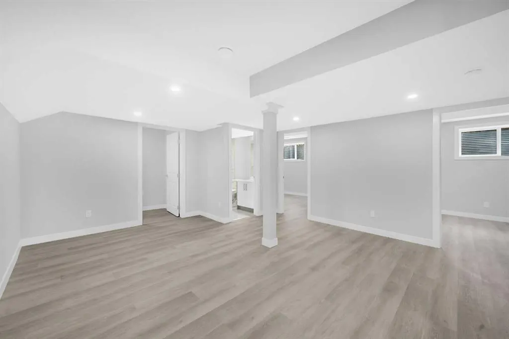 52 Yorkstone Grove SW
