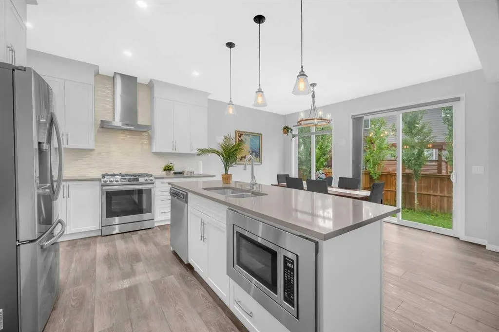 52 Yorkstone Grove SW